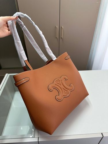 Celine Handbag 372