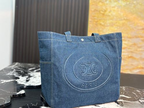 Celine Handbag 592