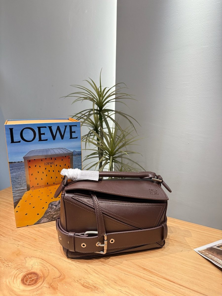 Loewe Handbag 023