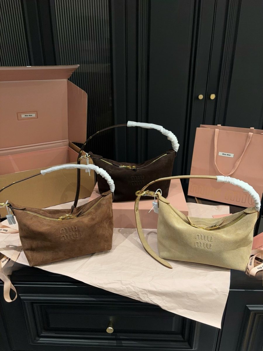 Miu Miu Handbag 016