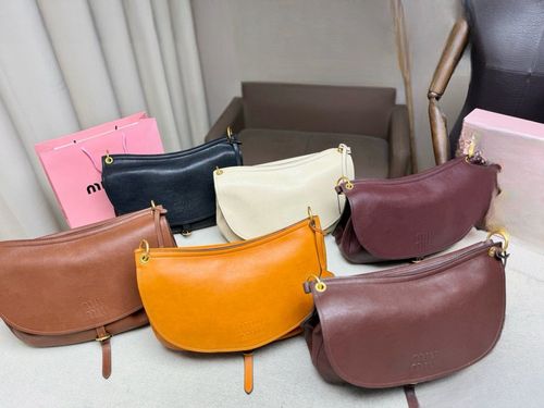 Miu Miu Handbag 152