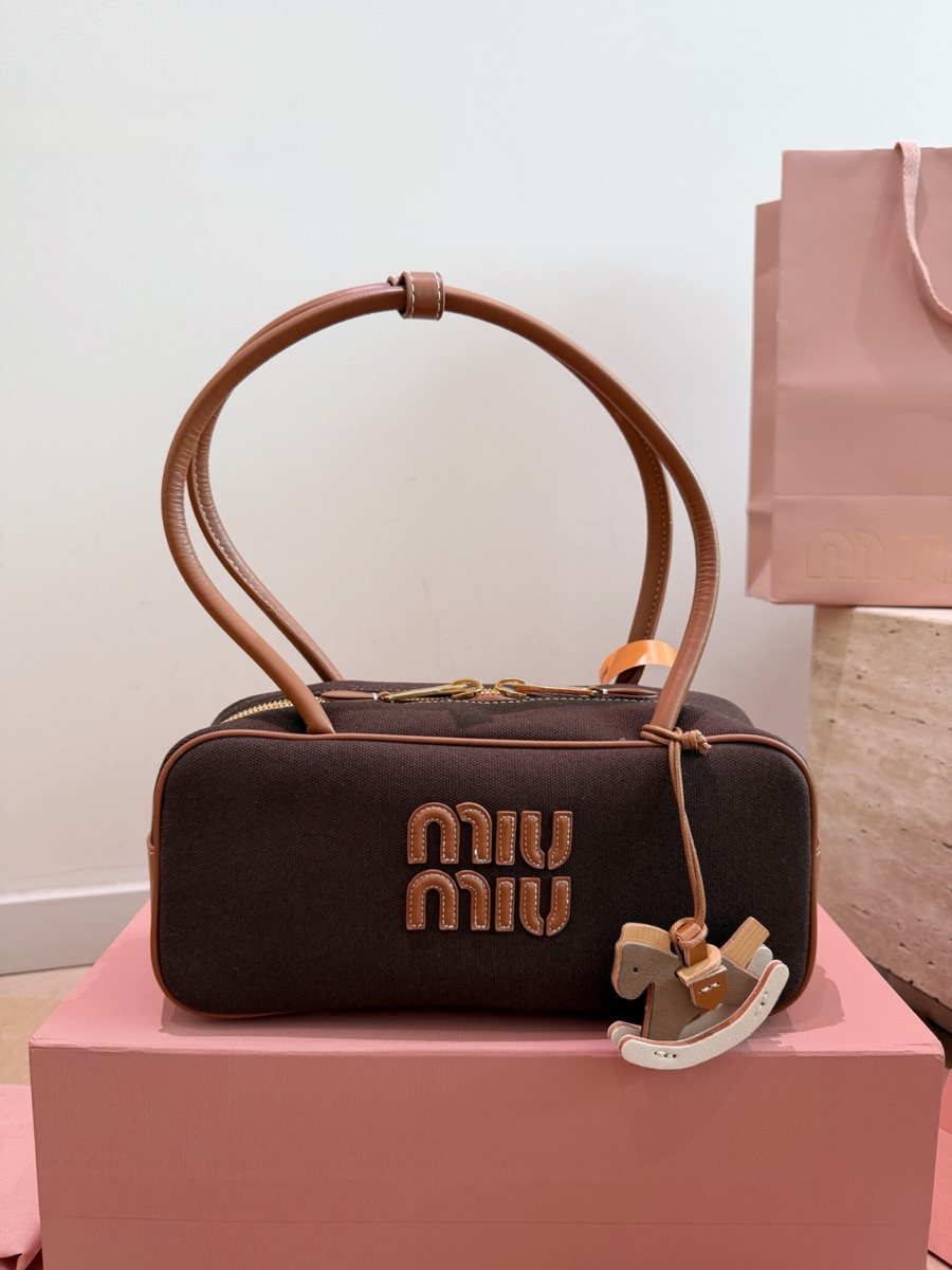 Miu Miu Handbag 218