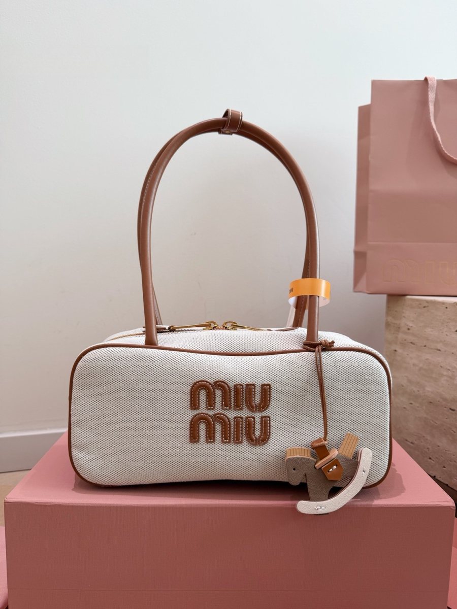 Miu Miu Handbag 219
