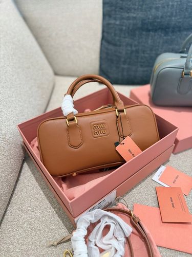 Miu Miu Handbag 285