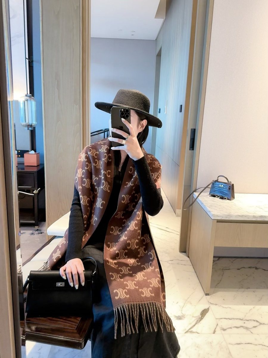 Scarf 024