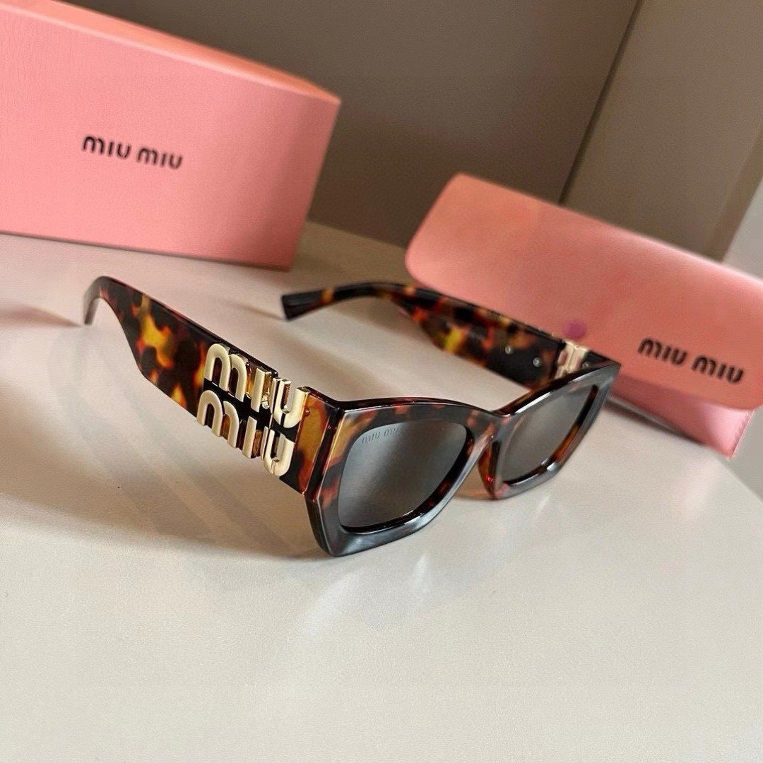 Sunglasses 024
