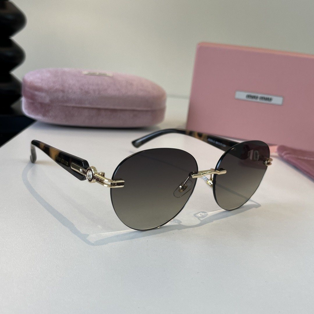 Sunglasses 032