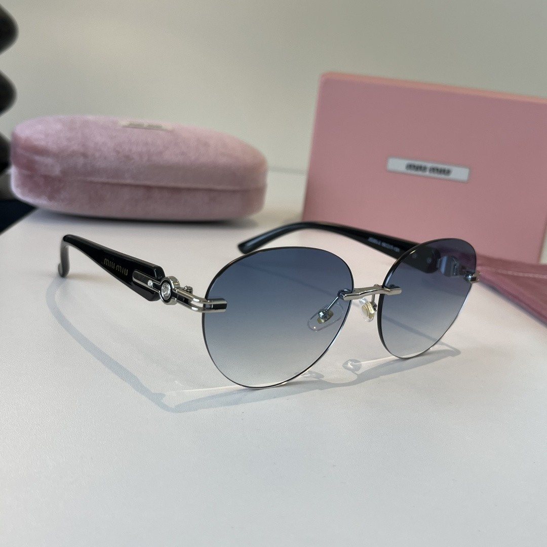 Sunglasses 043