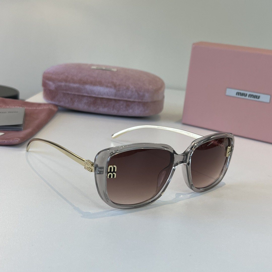 Sunglasses 055