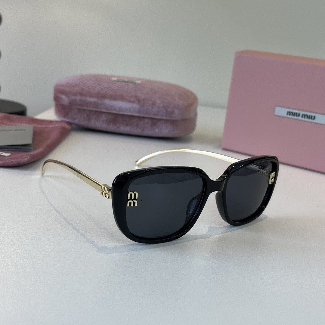 Sunglasses 057