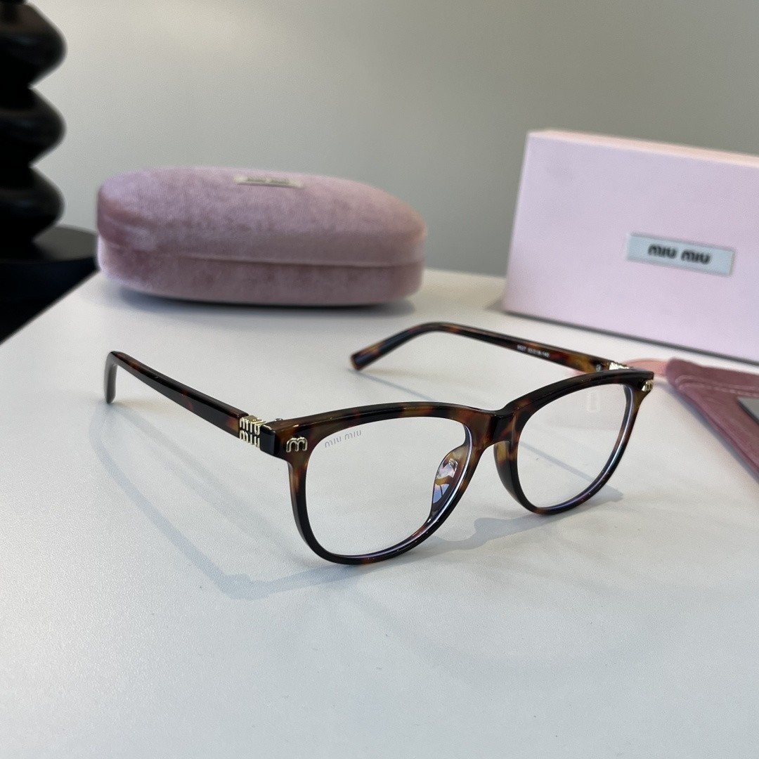Sunglasses 068