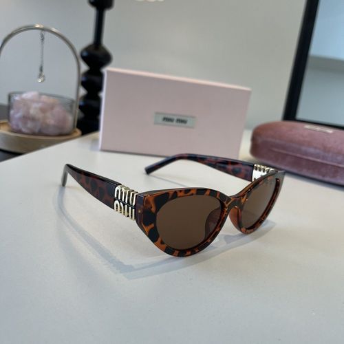 Sunglasses 110