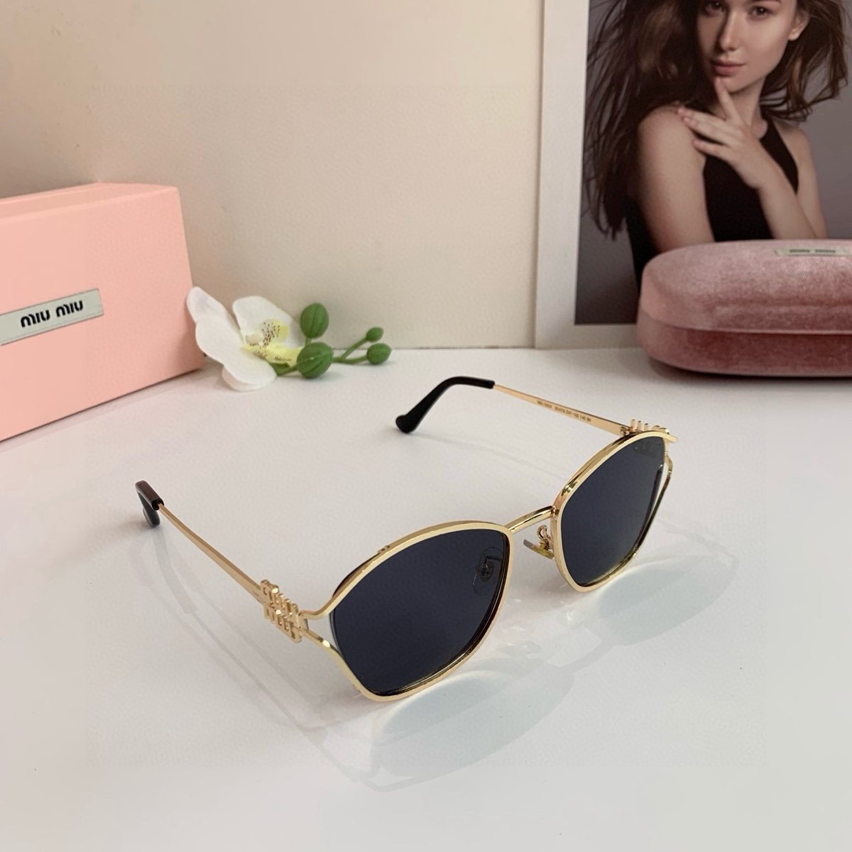 Sunglasses 139