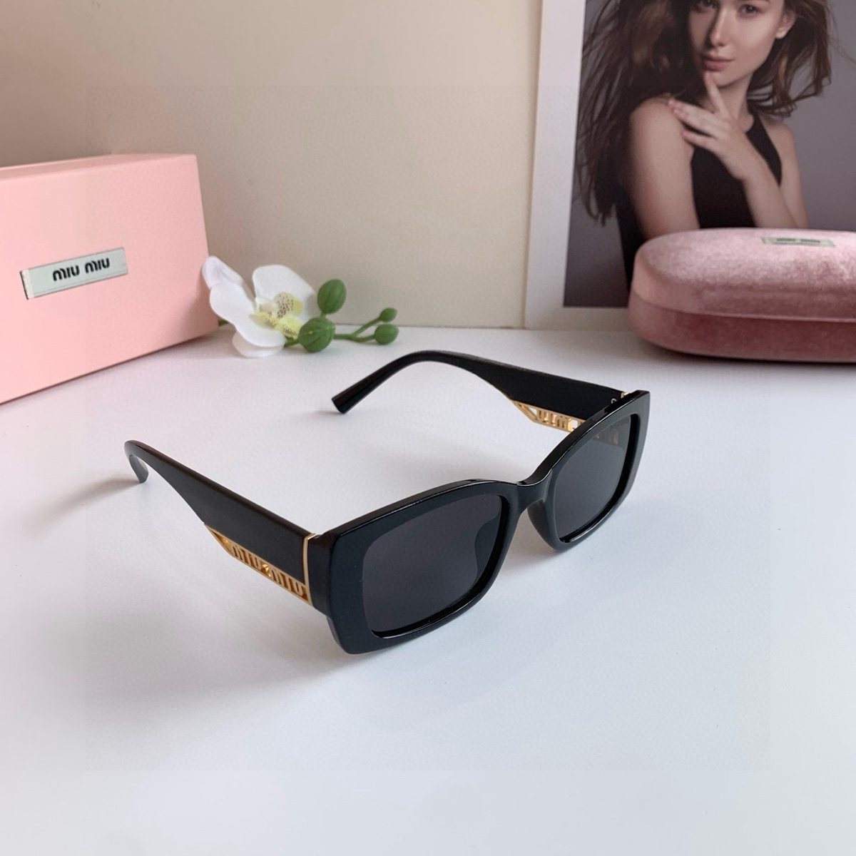 Sunglasses 140