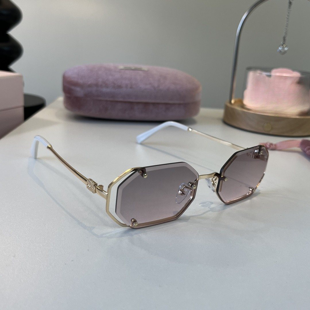 Sunglasses 154