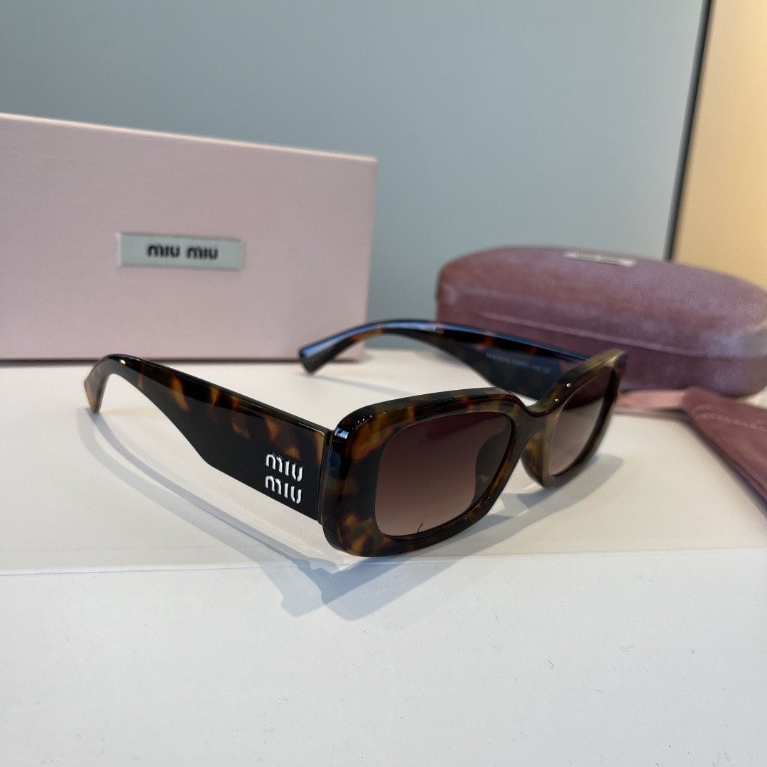 Sunglasses 165