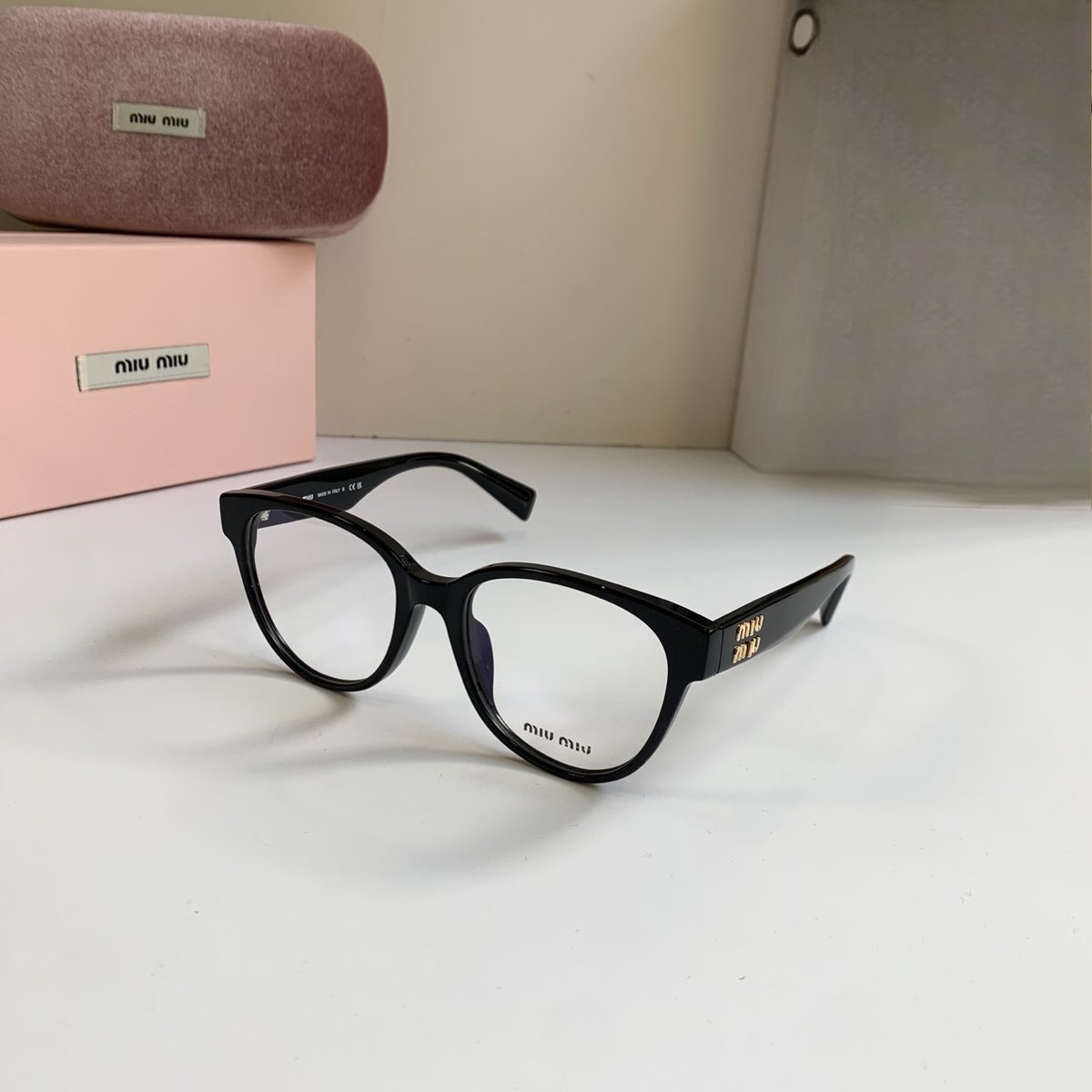 Sunglasses 180