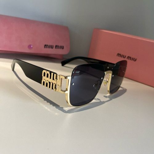 Sunglasses 209