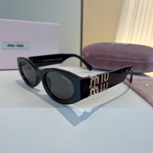 Sunglasses 215